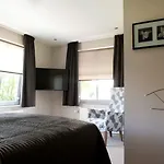 Hotel-restaurant Thuis! 3*