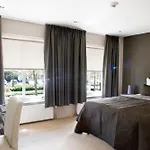 Отель Hotel-restaurant Thuis! Dinteloord