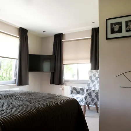 Hotel-restaurant Thuis! 3*