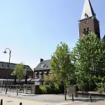 Hotel-restaurant Thuis! 3*