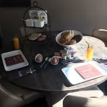Hotel-restaurant Thuis! Ξενοδοχείο