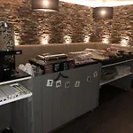 Hotel-restaurant Thuis!
